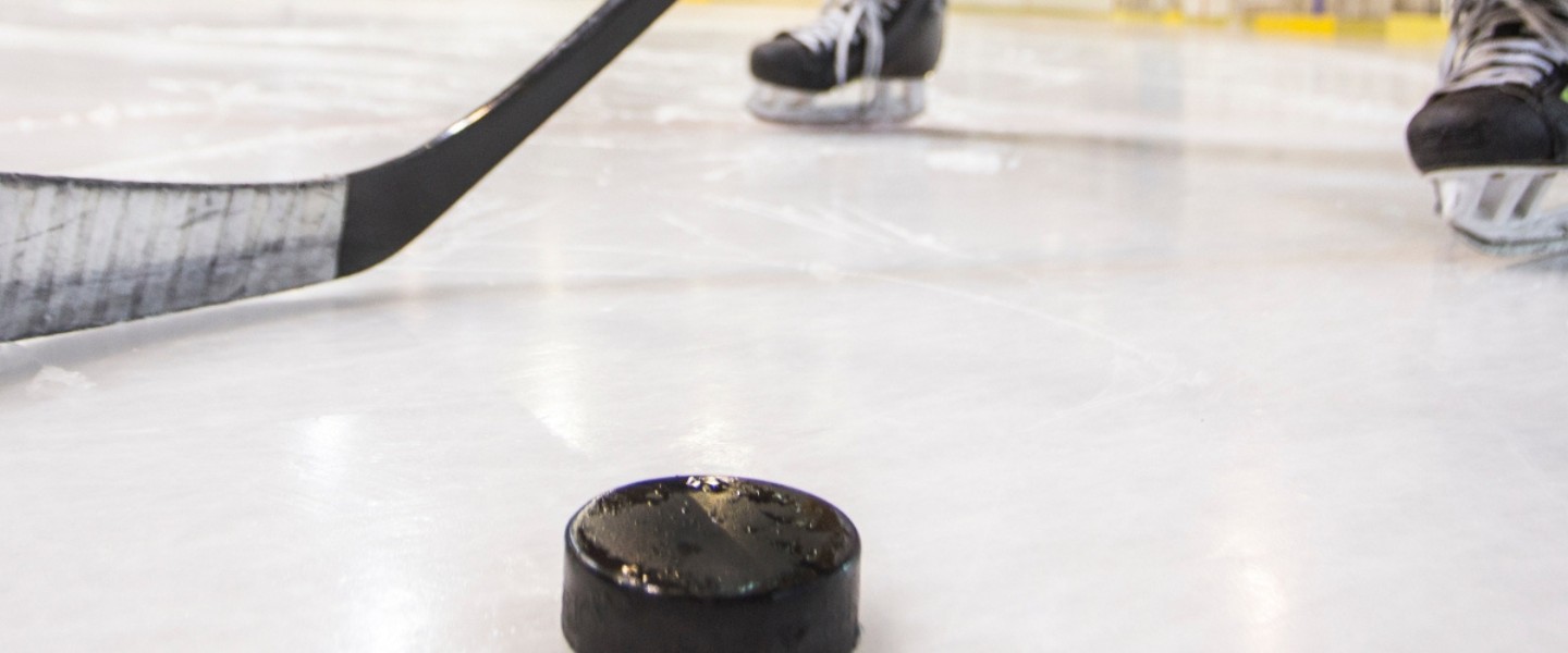 Skivor designade för syntetiska skridskobanor